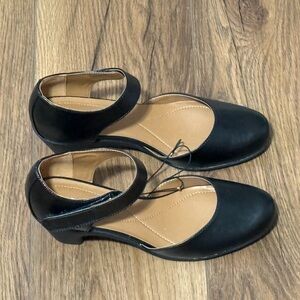 Easy Spirit Black Ankle Strap Flats